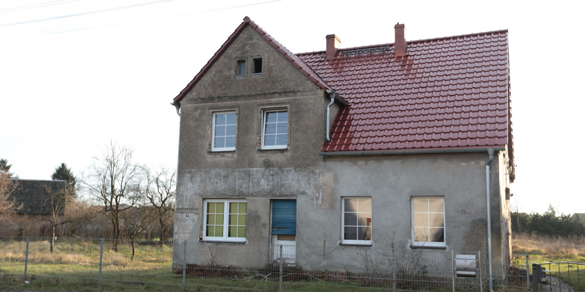 12-latek uderzył matkę młotkiem. Wcześniej zaatakował ją siekierą