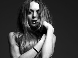 Lindsay Lohan pokazuje swoje...