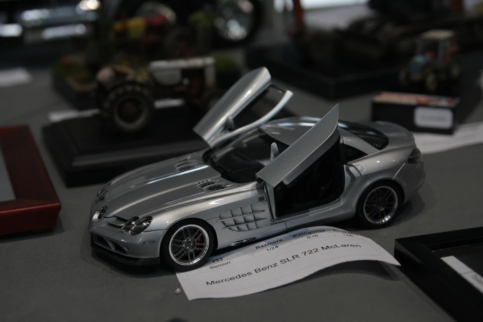 Na "Novogodišnjem kupu" bilo je i maketa luksuznih automobila