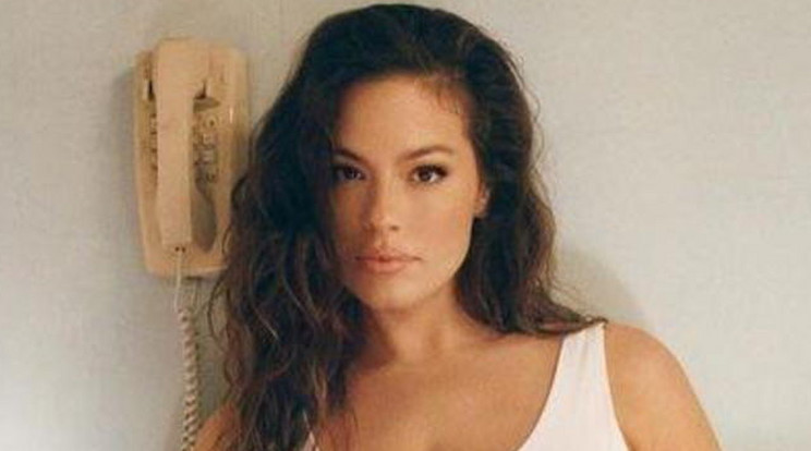 Pucér fotót posztolt az állapotos Ashley Graham /Fotó: Northfoto