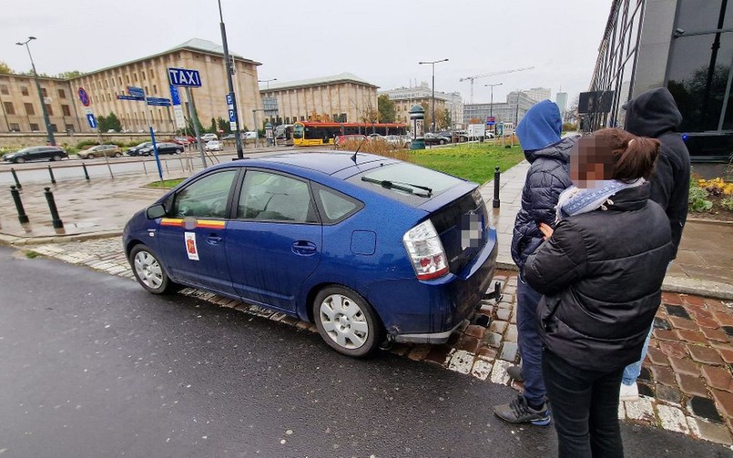 Pracował w przewozie osób, w czasie pracy brał narkotyki. Został nagrany, teraz zatrzymała go policja