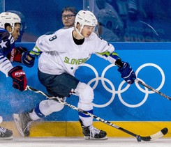 Pjongczang 2018: Słoweński hokeista przyłapany na dopingu. Ziga Jeglic musi opuścić wioskę olimpijską