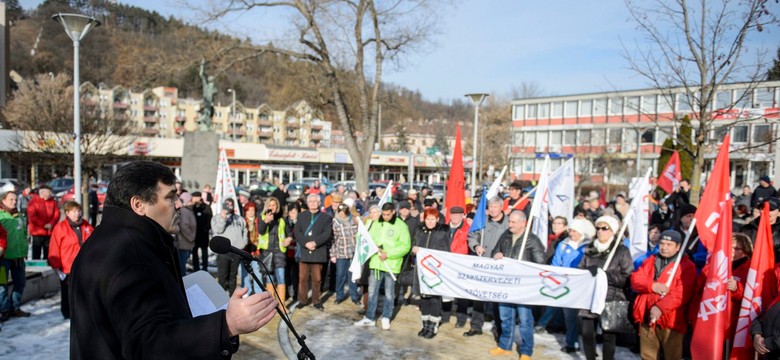 Protesty na Węgrzech przeciw nowelizacji kodeksu pracy. Rzecznik rządu: Za tym stoi Soros