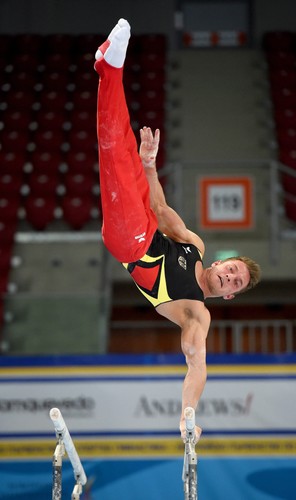 Mistrzowie akrobacji walczą o medale mistrzostw Europy