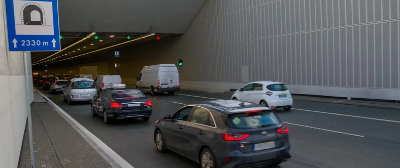 GDDKiA radzi, jak kierowcy powinni zachować się, jadąc tunelem