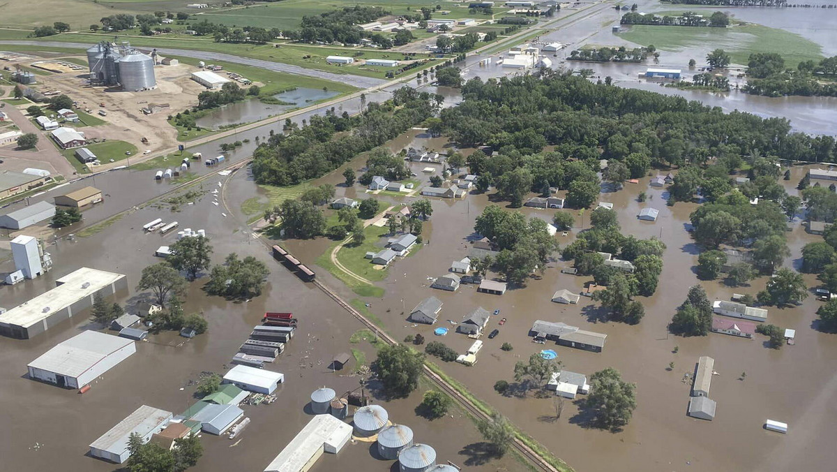 Wielka powódź w USA. Tysiące zalanych domów, ludzie uwięzieni w samochodach