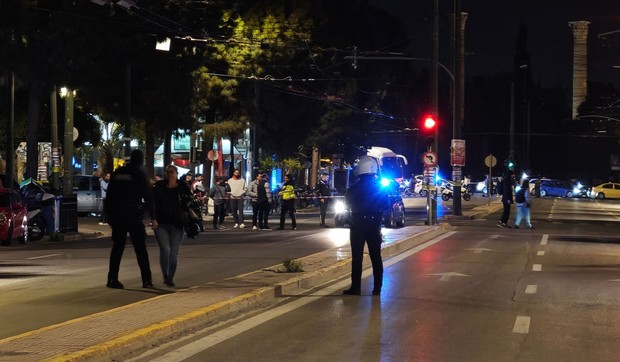 Sukob policije i grupe ljudi na ulicama Atine