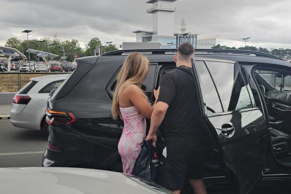 Cela Srbija je sinoć gledala bivšu ljubavnicu koja se obratila pevaču koji je ženu varao bez srama: U prethodnih 10 godina zaradio ogroman novac i kupio 4 LUKS NEKRETNINE