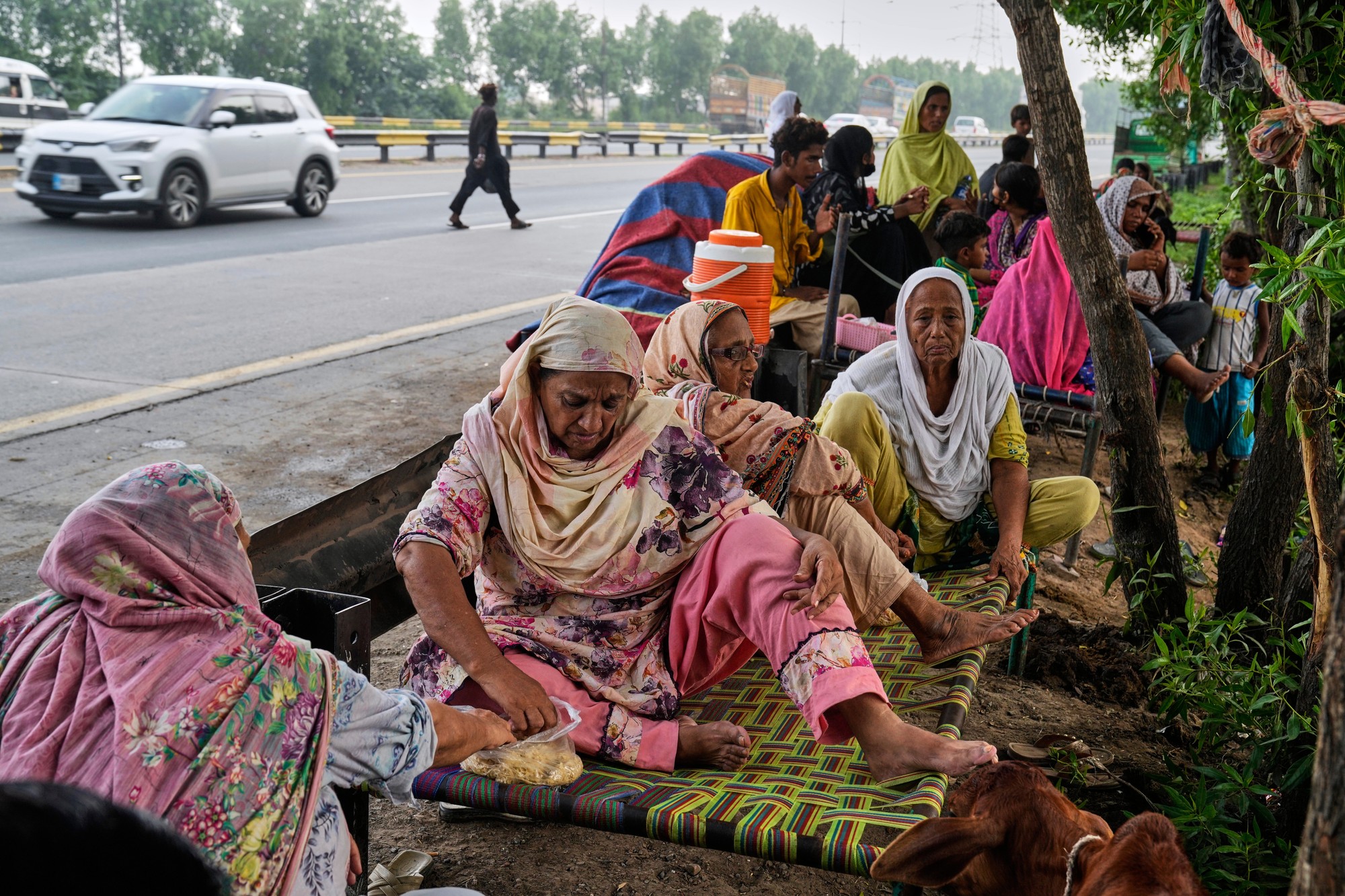 Pakistan evakuoval vyše pol milióna ľudí v dôsledku povodní spôsobených dažďami.
