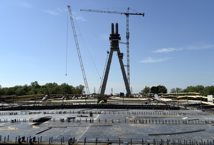 Inwestycja warta ponad 180 mln złotych ma zakończyć się pod koniec 2015 r. Generalnym wykonawcą jest firma Bilfinger Infrastructure S.A. a dostawcą systemów deskowań - ULMA Construccion Polska S.A.