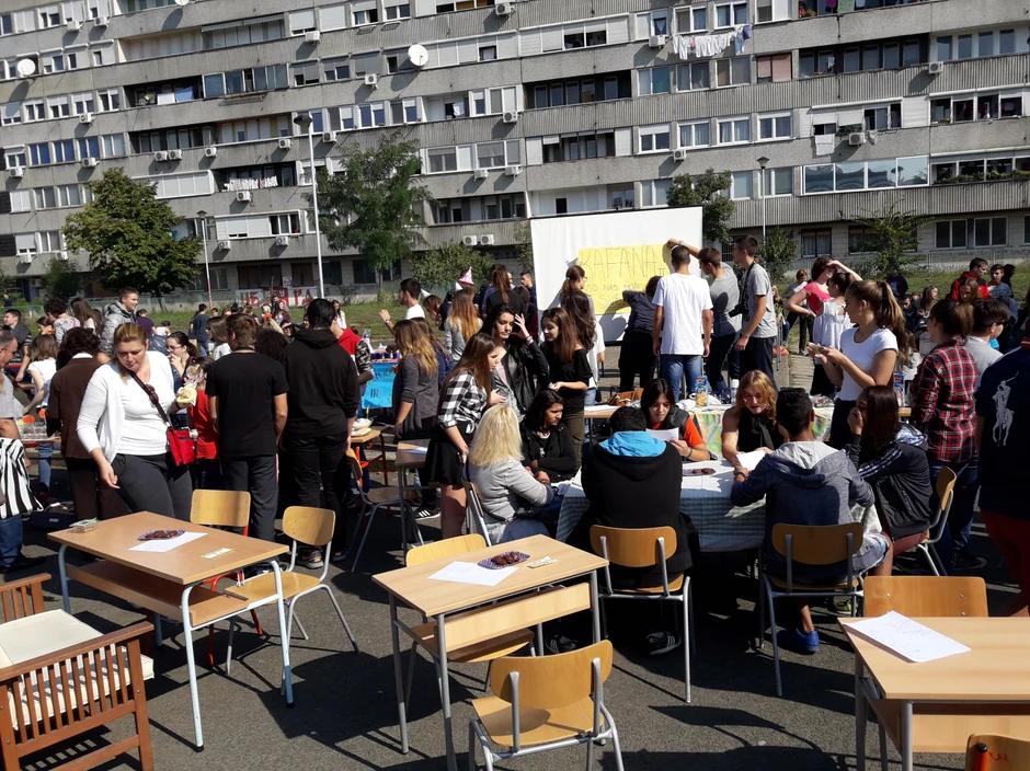 Kafana "Kod nas može sve!"