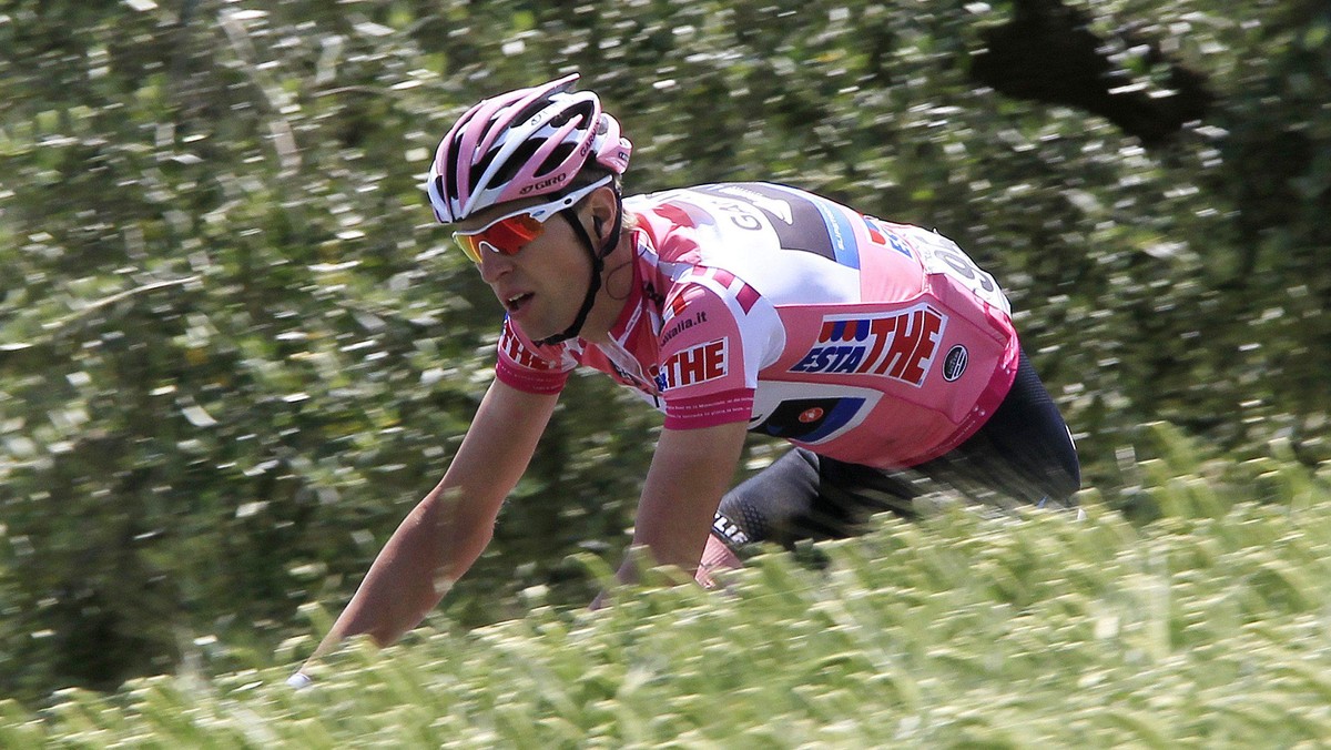 Andrey Amador wygrał pierwszy górski etap tegorocznego Giro d'Italia z Cherasco do Cervinii. Kostarykanin odniósł życiowy sukces, po raz pierwszy w życiu wygrywając w tak ważnym wyścigu. Nowym liderem został czwarty na mecie Kanadyjczyk Ryder Hesjedal.