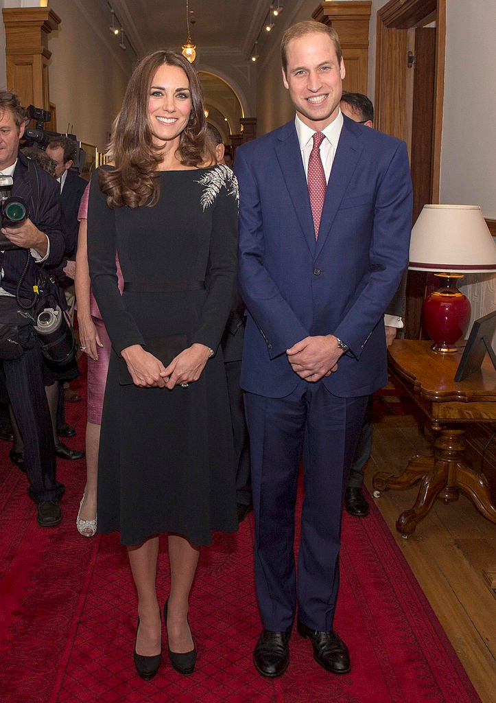 Katalin hercegné az új-zélandi körútjuk során választotta a kis feketét, és elképesztően elegánsan viselte. (2014)