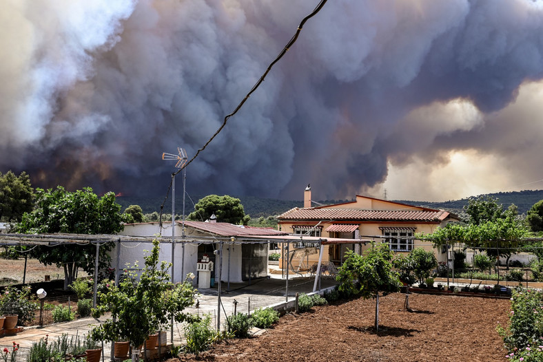 Pournari w Grecji w płomieniach.