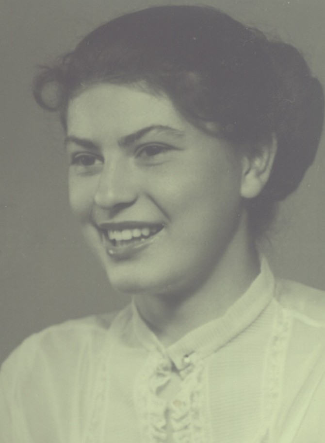 Portret devojke iz Jugoslavije 60-ih godina