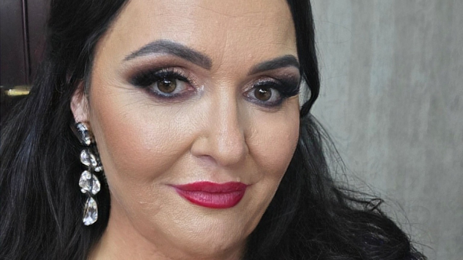 Moderátorka a herečka Renáta Názlerová na fotke z plesu.