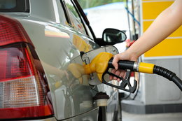 VAT na paliwa wróci z 8 proc. na 23 proc. Analityk: ceny nie powinny wzrosnąć 