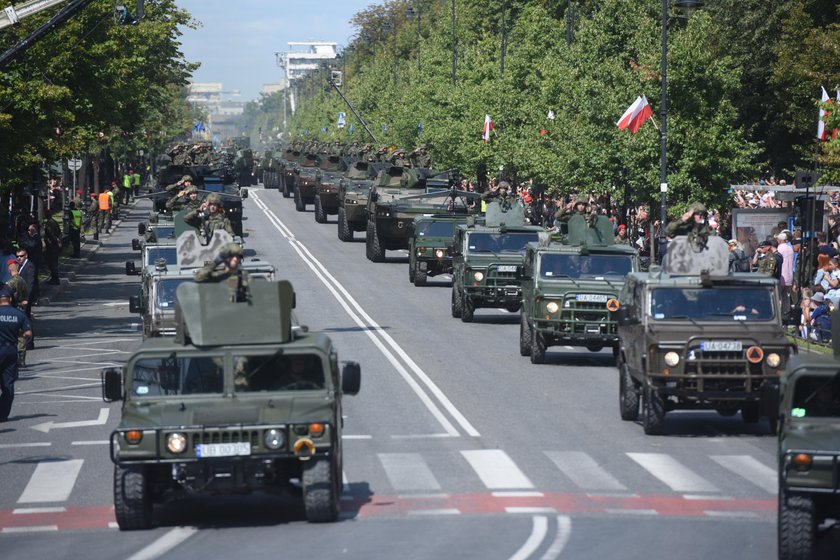 Defilada z okazji Święta Wojska Polskiego [ZDJĘCIA!]