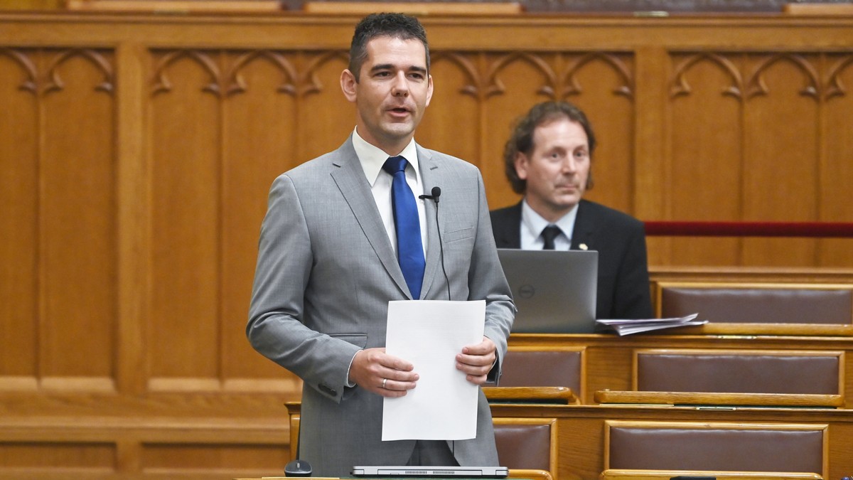A kínai elnök látogatása után kirakhatjuk Magyarországra a „Made in China” táblát? – És ez csak egy Novák Előd meghökkentő kérdéseiből, amikkel Orbán Viktort bombázza az Országgyűlésben