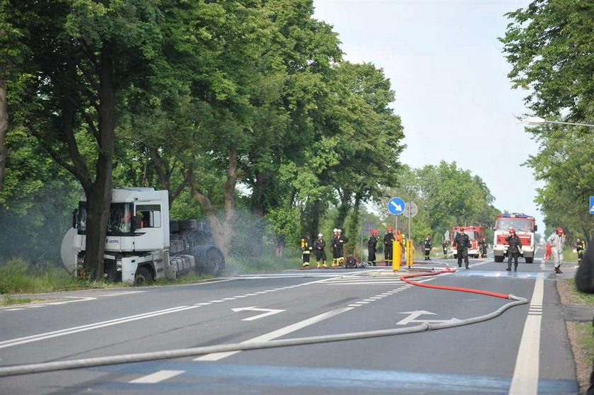 Wypadek cysterny. Jeszcze kilkanaście godzin korków