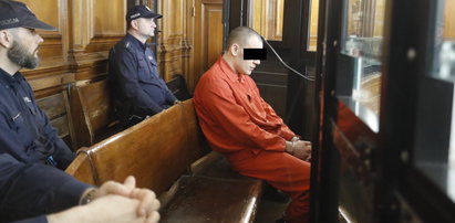 Stefan W. patrzy chłodno z ławy oskarżonych... W drugim dniu procesu w sprawie zabójstwa Pawła Adamowicza zeznawali ważni świadkowie [WIDEO]