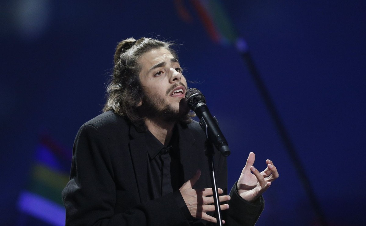 Portugalczyk, który wygrał Eurowizję. Kim jest Salvador Sobral, który skradł serca publiczności?