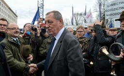 "Ustawa jest dobra, ludzie są źli". Wiec w obronie ministra Szyszki przed Sejmem