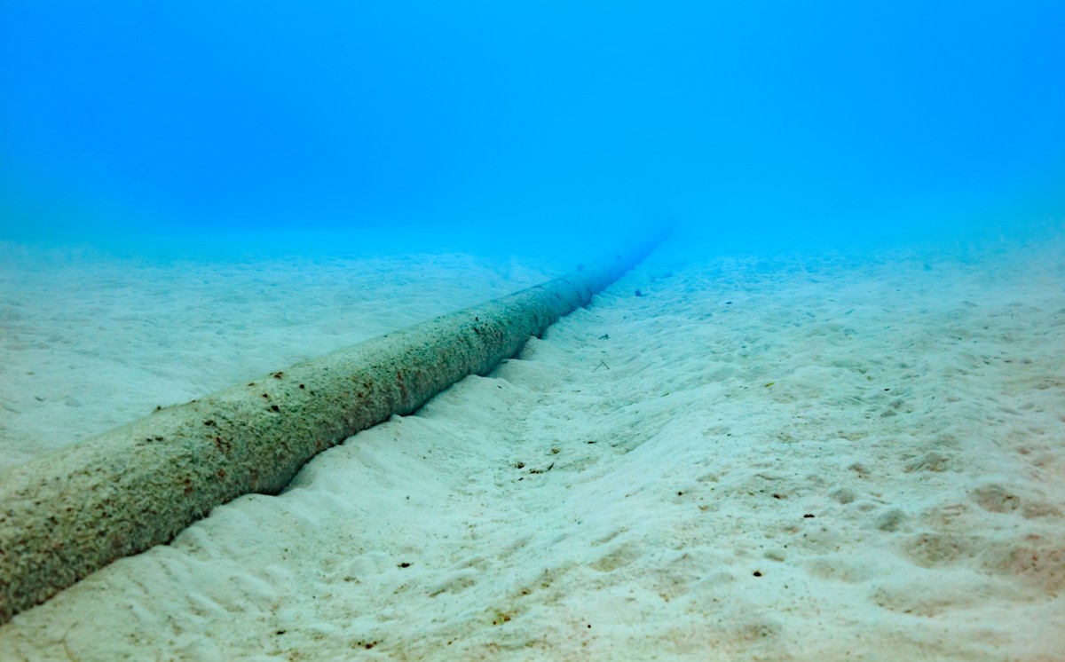 Bez tego sztuczna inteligencja się nie rozwinie. Giganci wykładają miliardy na podmorskie kable