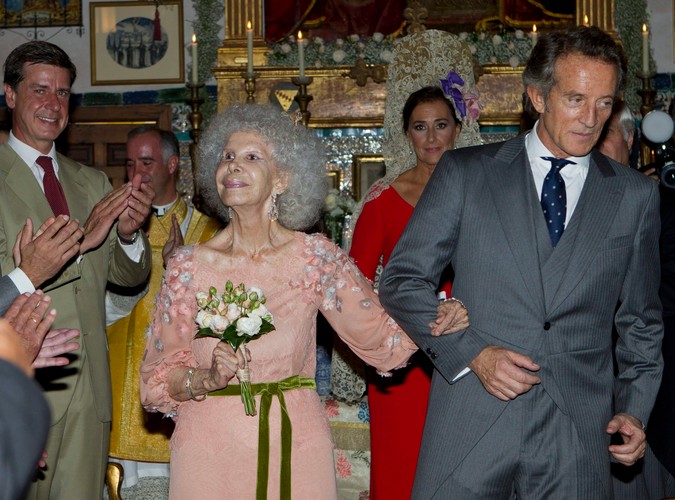 Księżna Alby Cayetana Fitz-James Stuart i jej świeżo poślubiony mąż Alfonso Diez Carabantes w pałacu Duenas