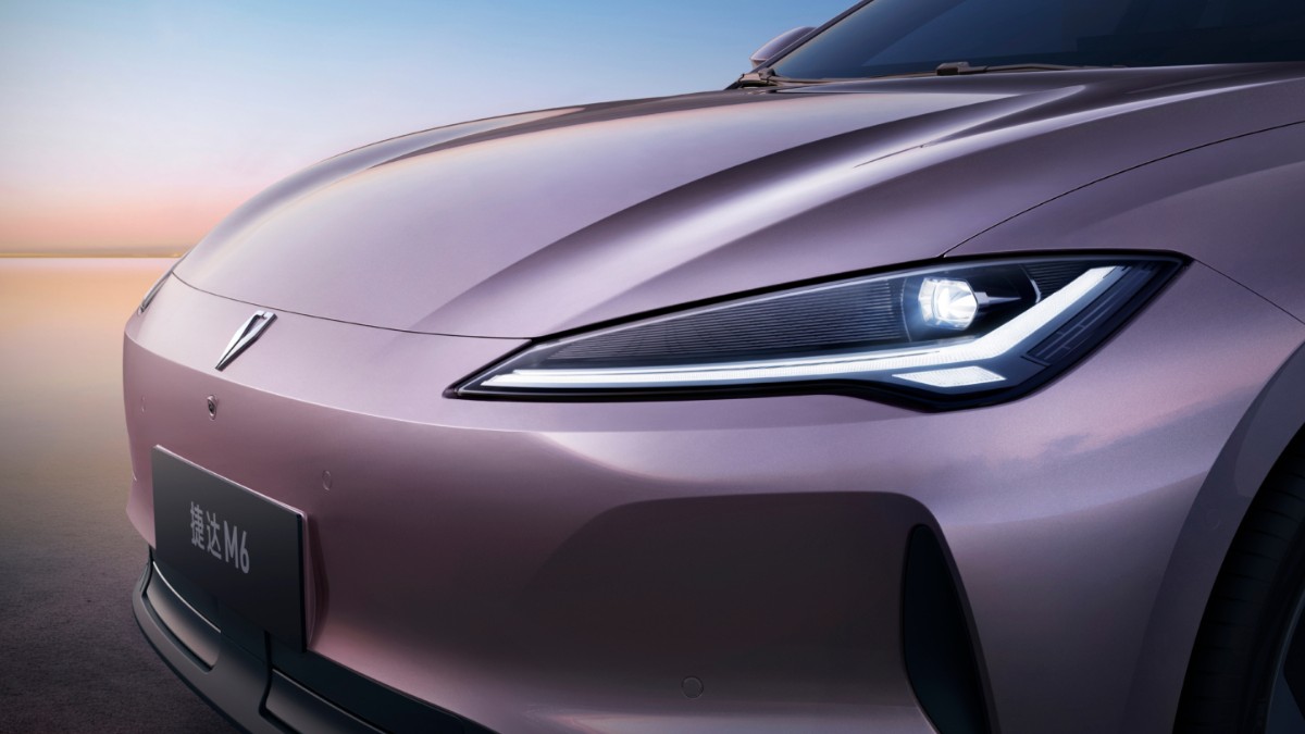 Volkswagen a lansat o berlină electrică de 10.700 de euro în China și a avut 10.000 de comenzi în numai câteva ore