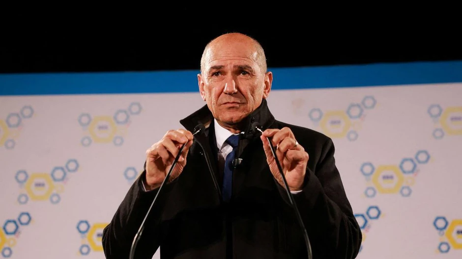 Janšina koalicija ima podršku 51 od 90 poslanika u parlamentu Slovenije | Foto: Reuters