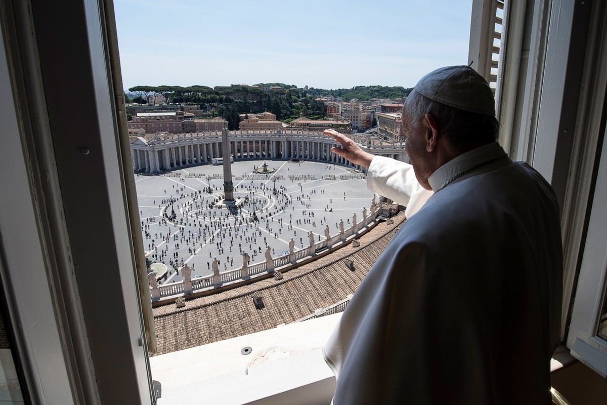 Franciszek "za" cywilnymi związkami jednopłciowymi. „To dzieci Boże i mają prawo do rodziny”