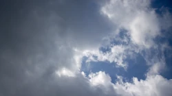 Niższe temperatury, duże zachmurzenie i opady deszczu. Prognoza pogody na Boże Ciało 2025