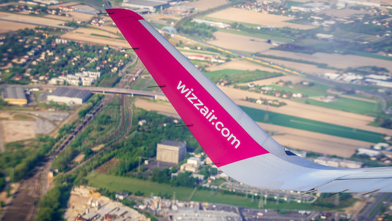 Samolot węgierskich tanich linii lotniczych WizzAir