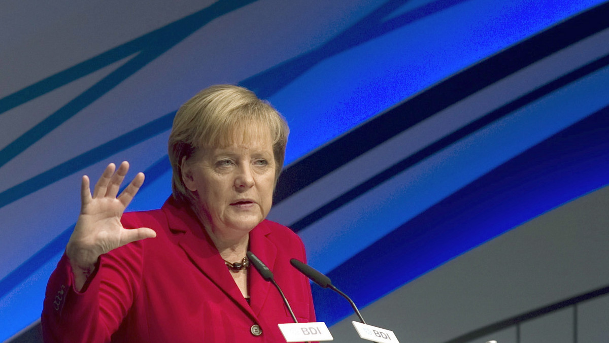 Niemiecka kanclerz Angela Merkel zapewniła w Berlinie, że nie ma konfliktu pomiędzy nią a szefem dyplomacji Guido Westerwelle w sprawie reformy zasad dyscypliny budżetowej w strefie euro. Nasze cele są identyczne - oświadczyła.