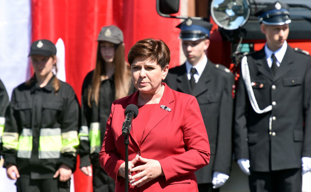 „Dopiero dzisiaj pani premier Beata Szydło zwołuje naradę i chce zobaczyć na miejscu skutki zniszczeń."