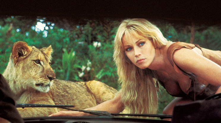 Tanya Roberts az 1984-es Sheena című filmben - egy évvel később már Bond-lányként szerepelt / Fotó: Northfoto