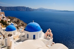 Bajkowa wyspa Santorini wyleci w powietrze? Zagrożenie na razie "śpi" [FOTO]