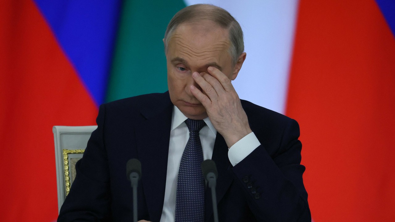 "Putin przekroczył granicę". Rosyjska gospodarka się przegrzała, branże popadają w kryzys jedna po drugiej. "Fatalna sytuacja" [OPINIA]