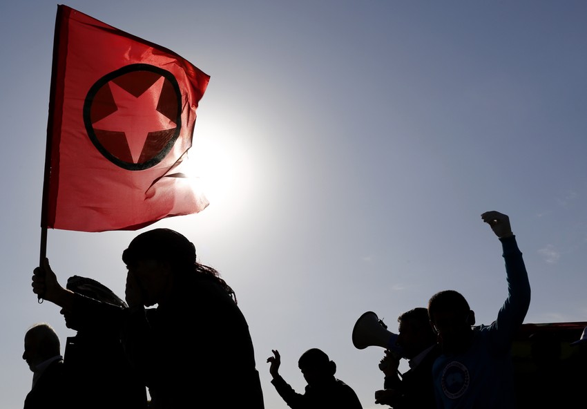 Kurdi sa zastavom PKK (arhiva)