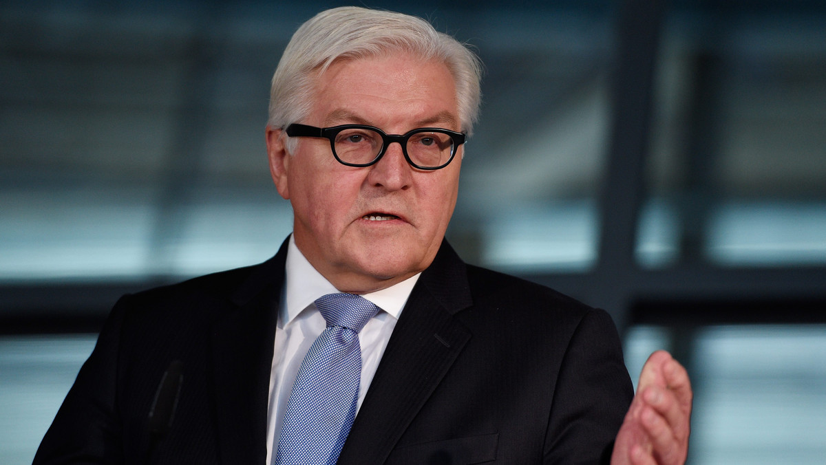 Szef MSZ Niemiec Frank-Walter Steinmeier zapowiedział dzisiaj podczas polsko-niemieckiej konferencji partnerstw samorządowych w Berlinie znaczne zwiększenie oferty nauki języka polskiego w Niemczech, co jest od dawna postulatem Polonii i rządu polskiego.