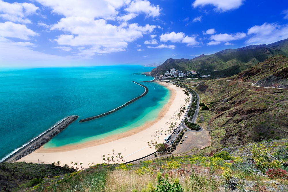 Pláž Playa de las Teresitas patrí medzi najvyhľadávanejšie medzi domácimi aj turistami.