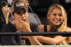 Deca Ane Kurnjikove i Enrikea Iglesijasa VEĆ PORASLA I, BOŽE, KOLIKO SU LEPA: Uslikani s mamom u društvu i čovek ne zna u koga pre da gleda - geni podeljeni PO SAVRŠENOM RECEPTU