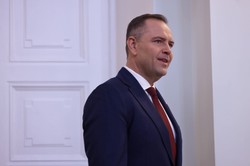 Polacy nie wierzą w niezależność prezydenta Nawrockiego od Kaczyńskiego? Wyniki sondażu zaskakują