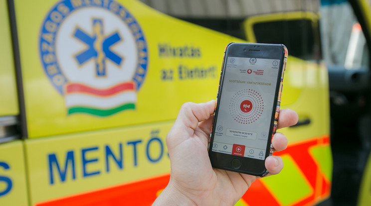 A férfi azonnal riasztotta a mentőket az applikáción keresztül / Fotó : Vodafone Magyarország Alapítvány