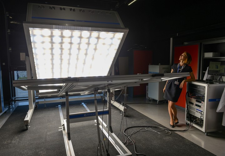 W Jabłonnie znajduje się jedyny w Polsce i jeden z trzech w Europie wysokiej klasy symulator AAA - symulator słoneczny o ciągłym źródle promieniowania, czyli symulator Słońca. <br><br> (mr) PAP/Marcin Obara