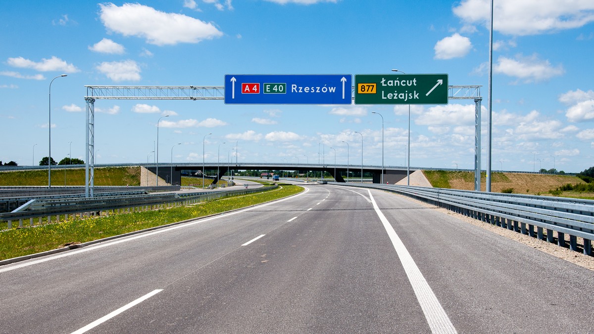 O jak najszybszą rozbudowę autostrady A4 na odcinku dolnośląskim Krzyżowa-Wrocław zaapelowali posłowie Platformy Obywatelskiej. W ich ocenie, dotychczasowe działania rządu są niewystarczające, a zaplanowana już na siedem lat inwestycja potrwa zbyt długo.