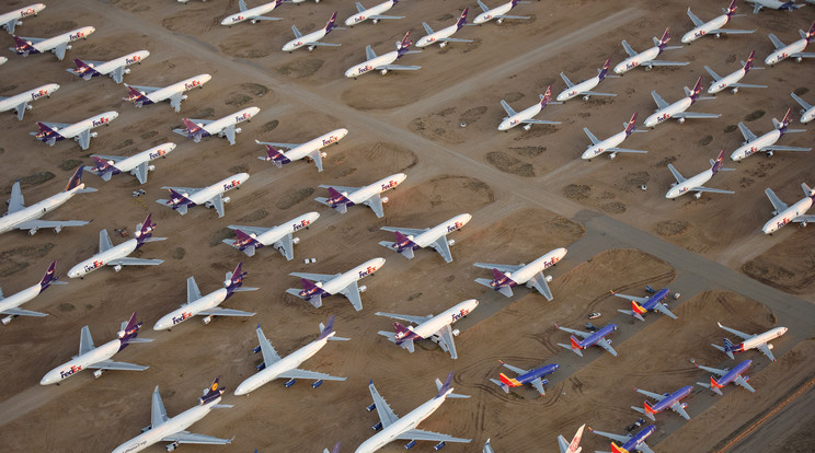 Földre kényszerítve várják sorsukat a 737 MAX utasszállítók. / Fotó: Northfoto