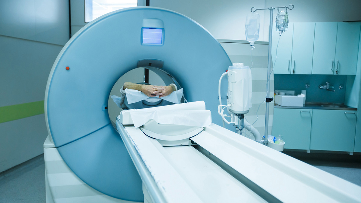 2,8 mln zł kosztował tomograf komputerowy, który od piątku służy pacjentom Wojewódzkiego Szpitala Specjalistycznego nr 4 w Bytomiu. Pozwala on na dokładniejsze badania z użyciem mniejszej ilości środka kontrastowego.
