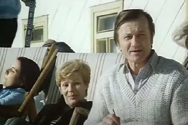 Valentina Thielová a Radoslav Brzobohatý vo filme Sněženky a machři.